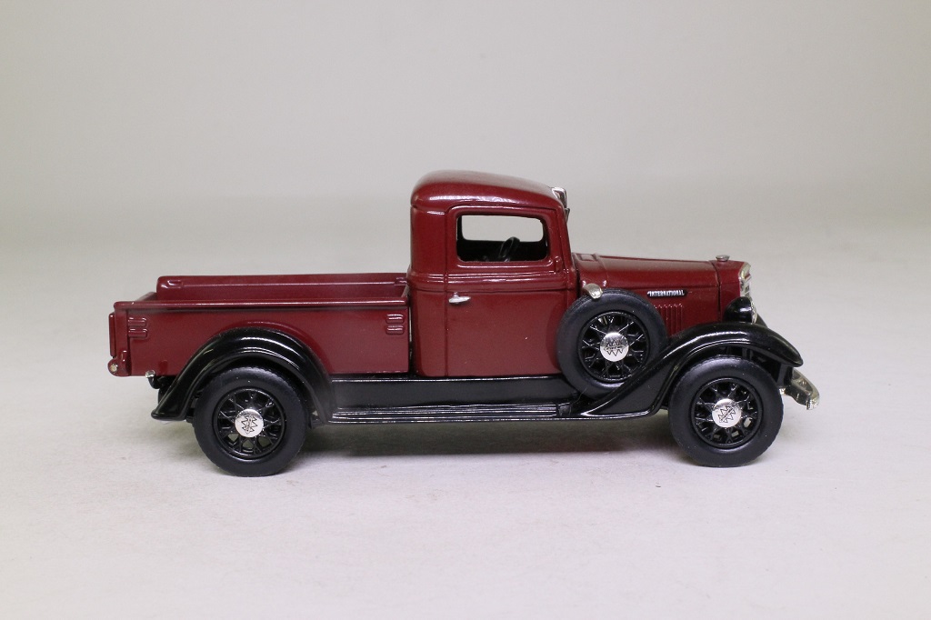 Matchbox Collectibles YTC06; 1934 International Harvester C Series Pickup; Maroon, Black